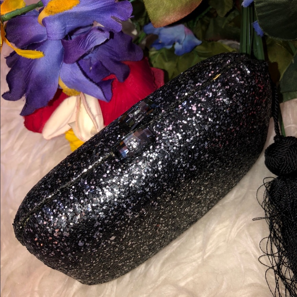 🌺GORGEOUS black bag with tassels 🌺